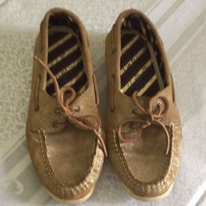 Sperry  gold